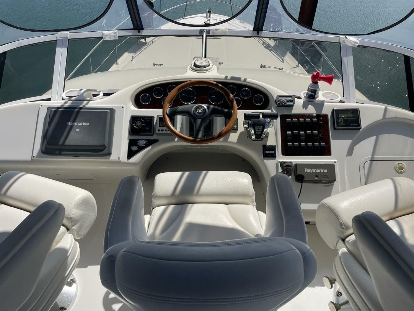 2000 Sea Ray 400 Sedan Bridge - Photo 23