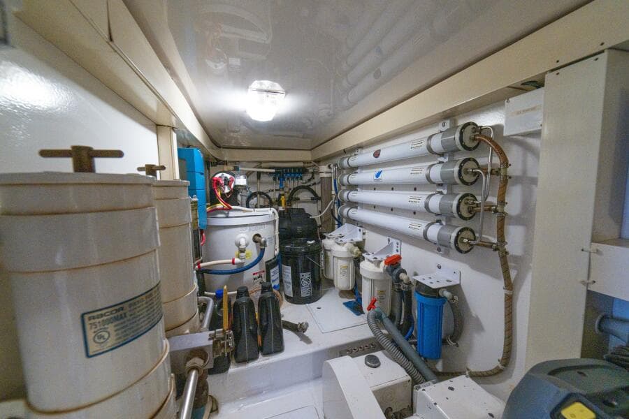 2004 Viking 61 Convertible "Mariah Jean"