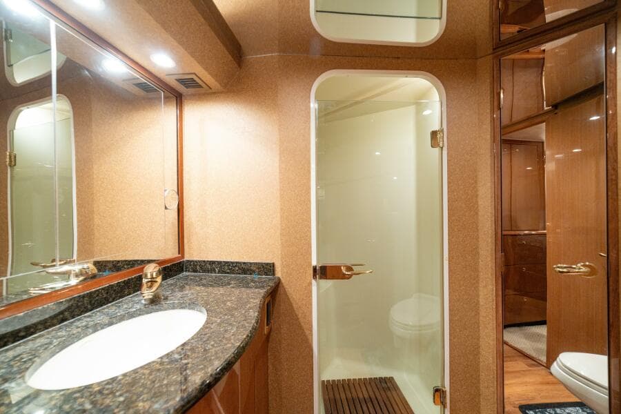 2004 Viking 61 Convertible "Mariah Jean"