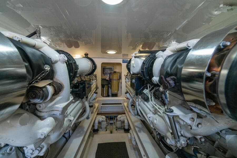 2004 Viking 61 Convertible "Mariah Jean"