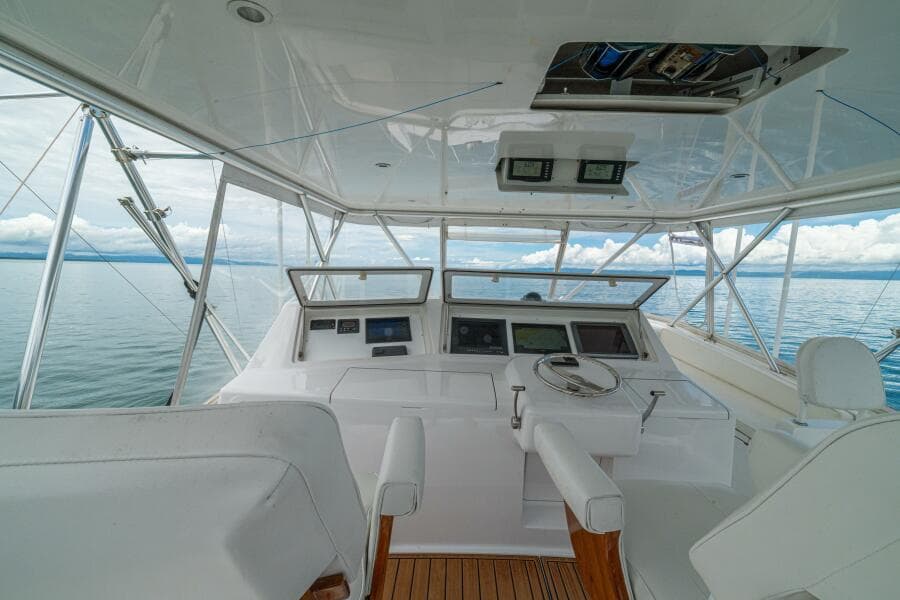 2004 Viking 61 Convertible - Helm