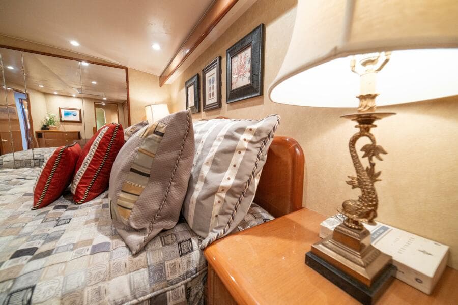 2004 Viking 61 Convertible "Mariah Jean"