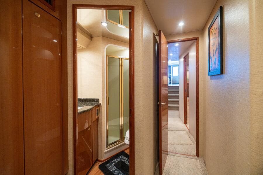 2004 Viking 61 Convertible "Mariah Jean"