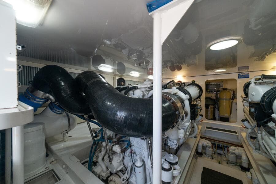 2004 Viking 61 Convertible "Mariah Jean"