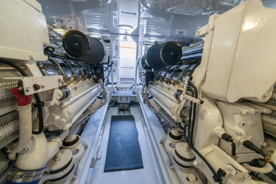 2004 Viking 61 Convertible "Mariah Jean"