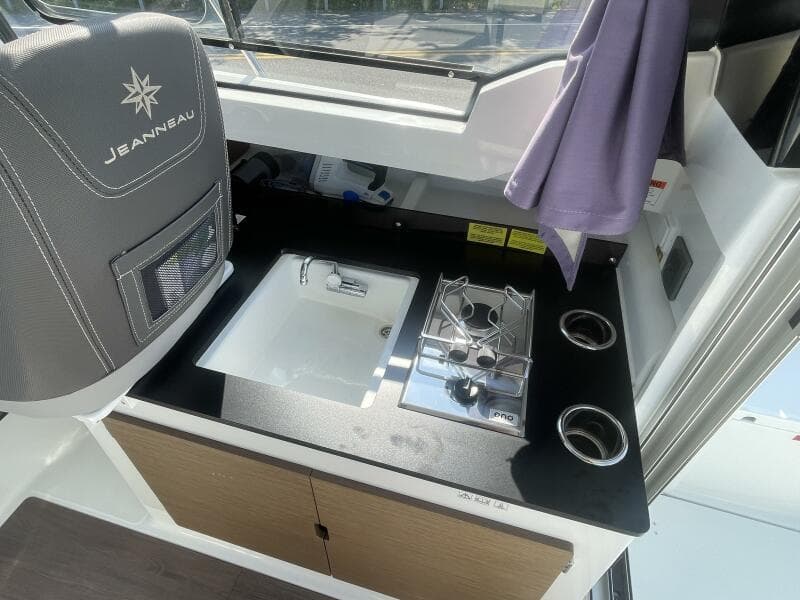 2022 Jeanneau NC 795 S2