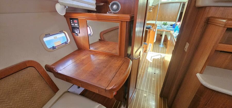 2007 Hunter 45 CC - Photo 13