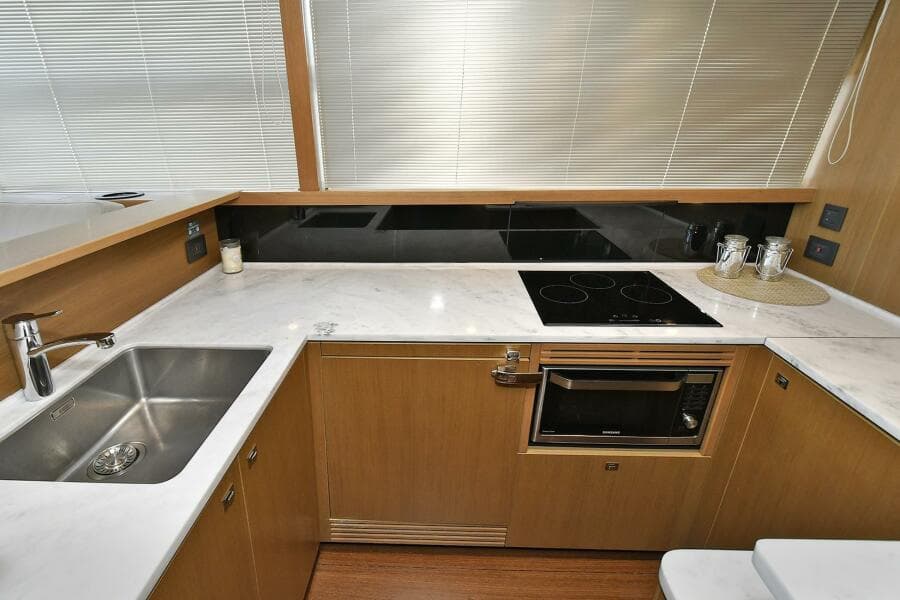 2016 Princess 52 Flybridge