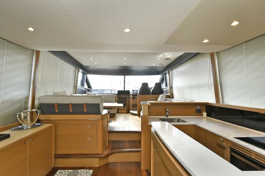 2016 Princess 52 Flybridge