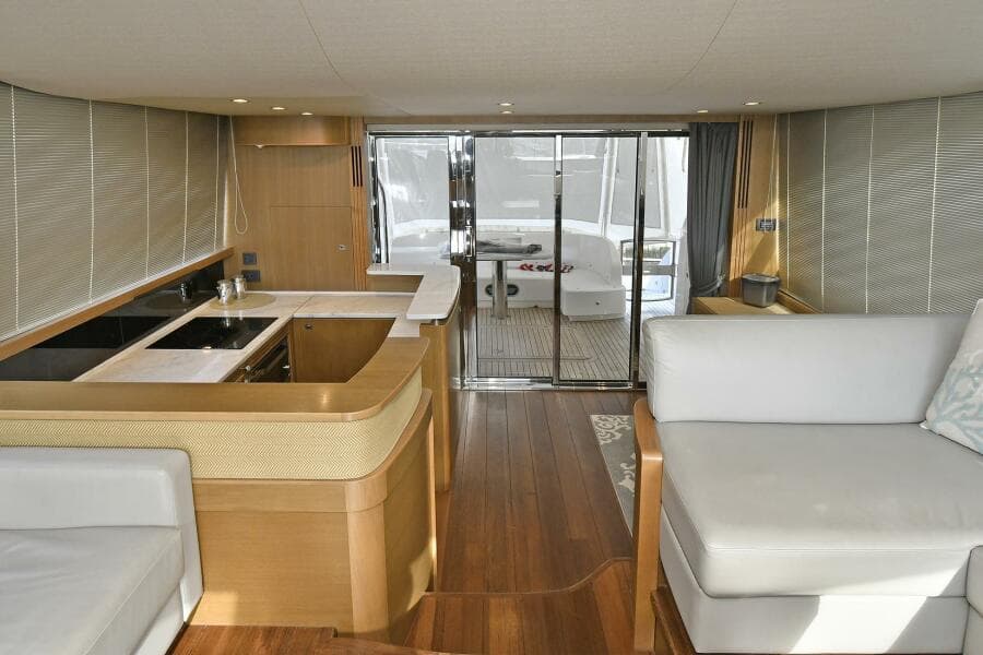 2016 Princess 52 Flybridge