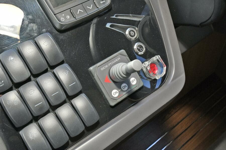 2016 Princess 52 Flybridge