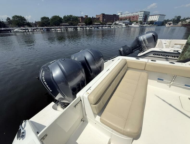 2015 Pursuit ST 310 Sport Tender