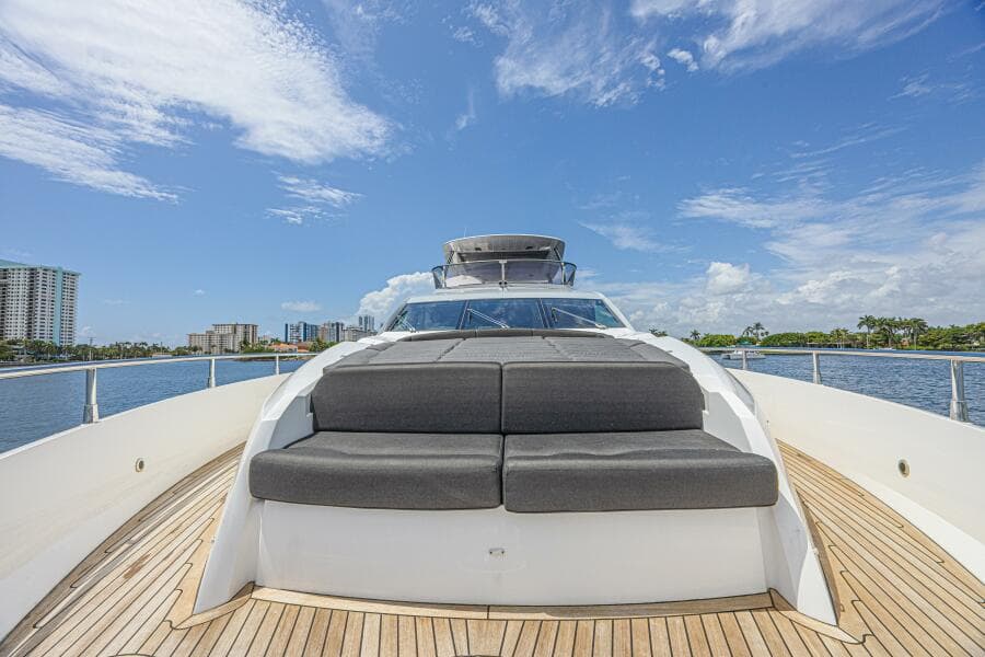 2017 Sunseeker 75 Yacht