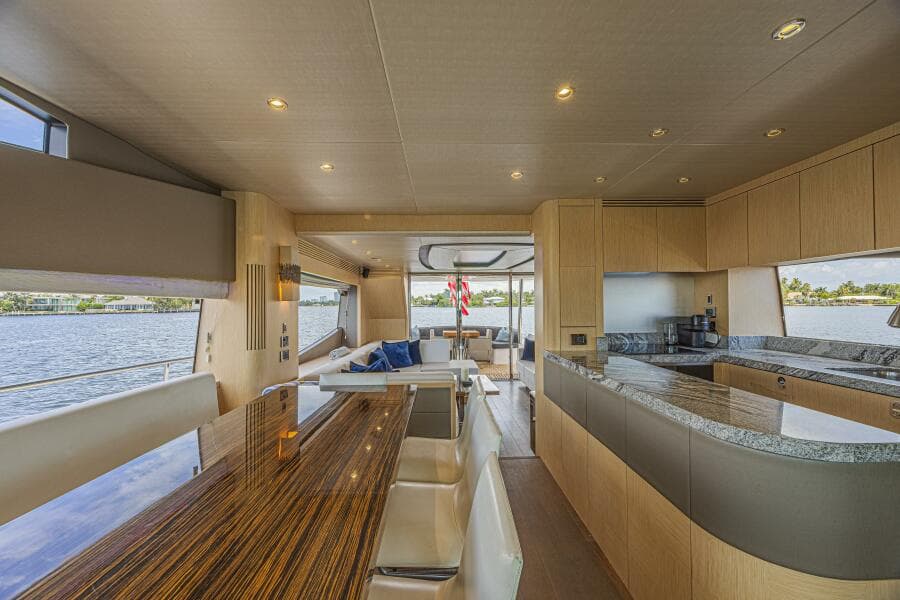 2017 Sunseeker 75 Yacht