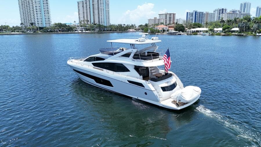 2017 Sunseeker 75 Yacht