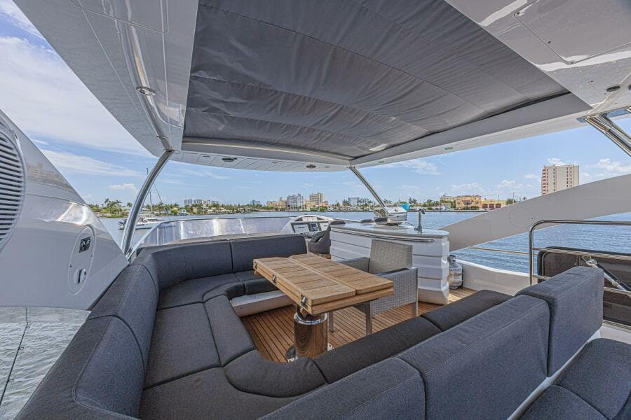 2017 Sunseeker 75 Yacht