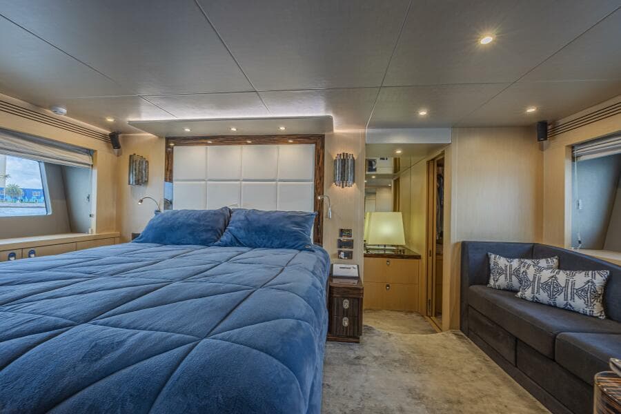 2017 Sunseeker 75 Yacht