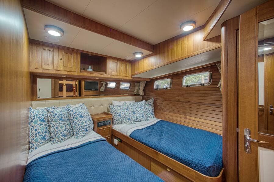 2011 Marlow Explorer 70E