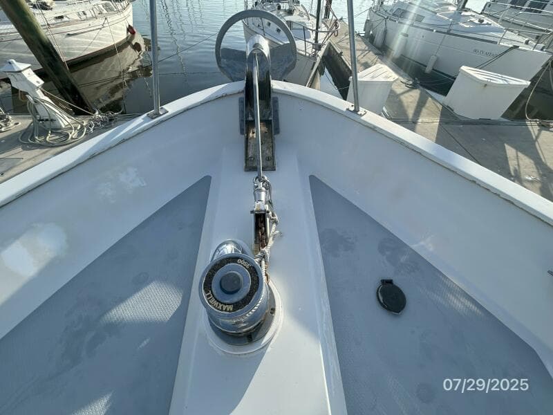 44' DeFever achor windlass1