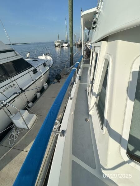 44' DeFever starboard side deck1