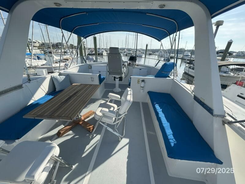 44' DeFever flybridge forward