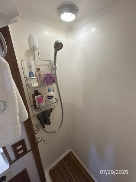 44' DeFever master stateroom shower