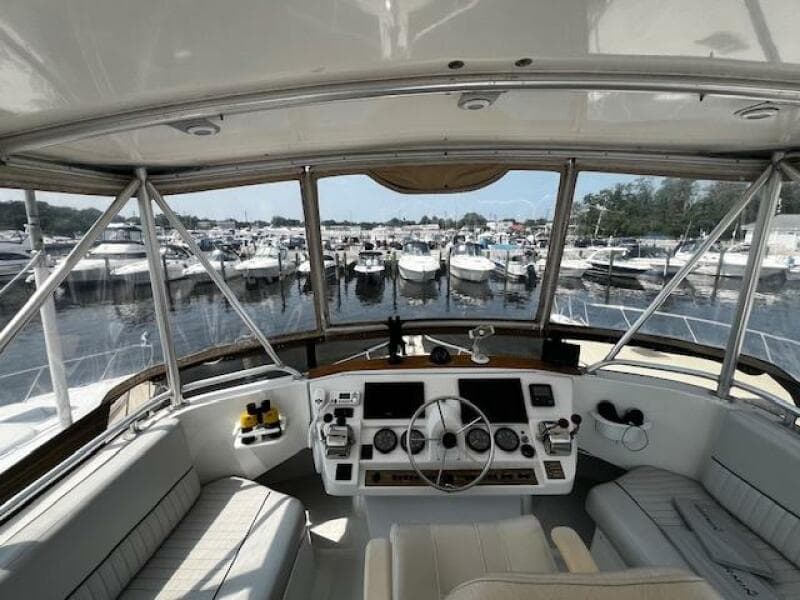 2000 Mainship 390