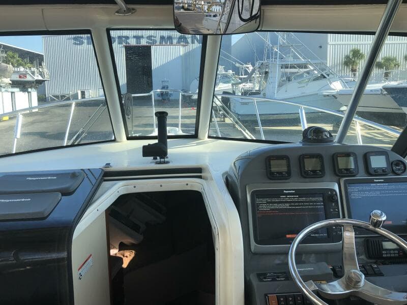 2007 Pursuit 335 Offshore