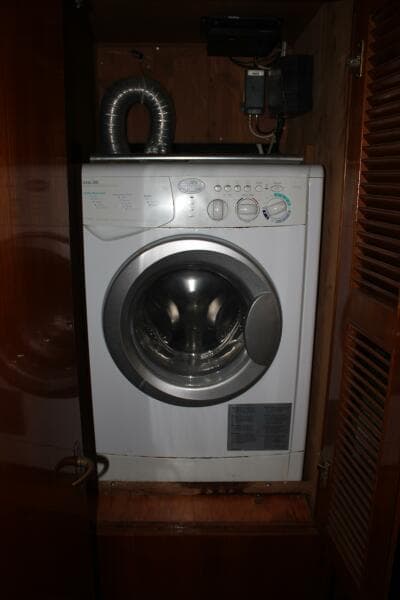 50 ft Ocean Alexander - Washer/Dryer Combo