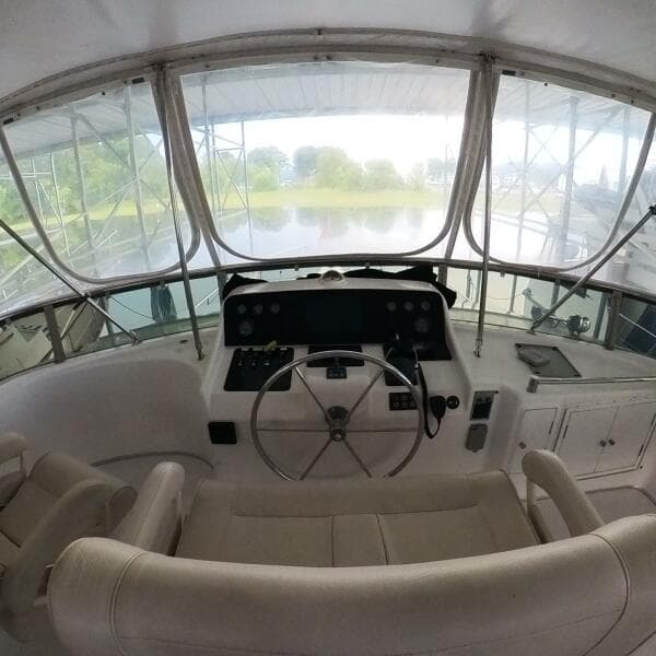 50 ft Ocean Alexander - Upper Helm