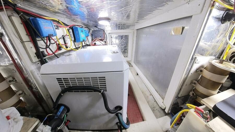 50 ft Ocean Alexander - Engine Room/Generator