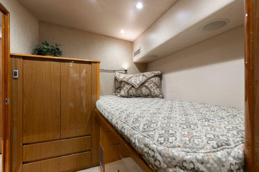 Captain Raised Single Bunk Starboard