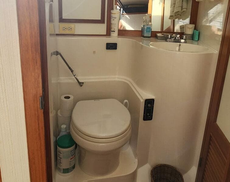 1988 Vantare 44 Aft Cabin