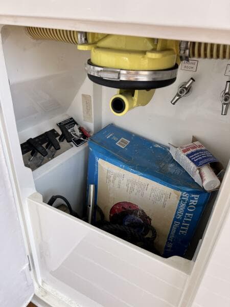 2000 Viking Princess 52 Flybridge