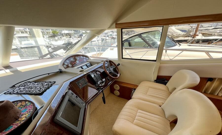 2000 Viking Princess 52 Flybridge