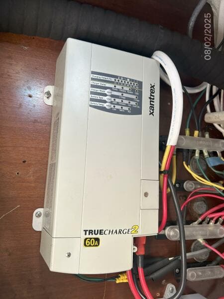 46' Beneteau battery charger