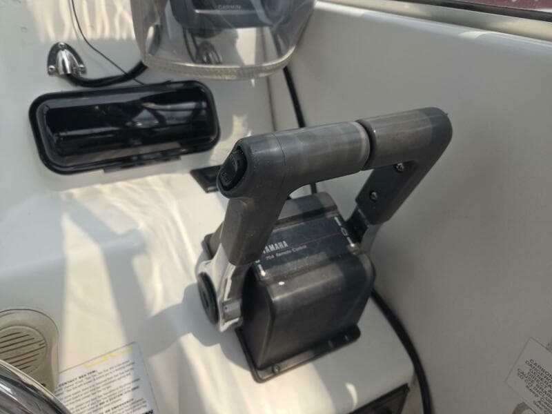 2000 Wellcraft 230 Coastal