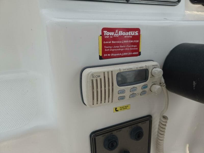 2000 Wellcraft 230 Coastal