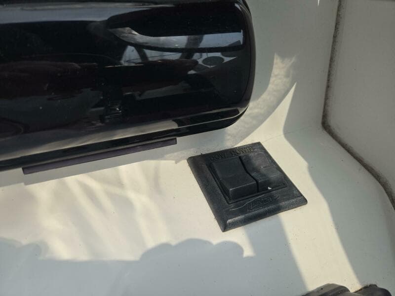 2000 Wellcraft 230 Coastal