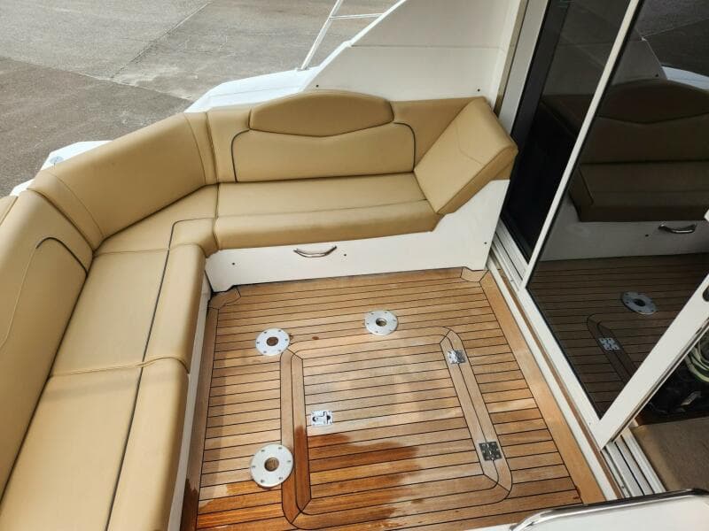 2016 Cruisers Yachts Cantius