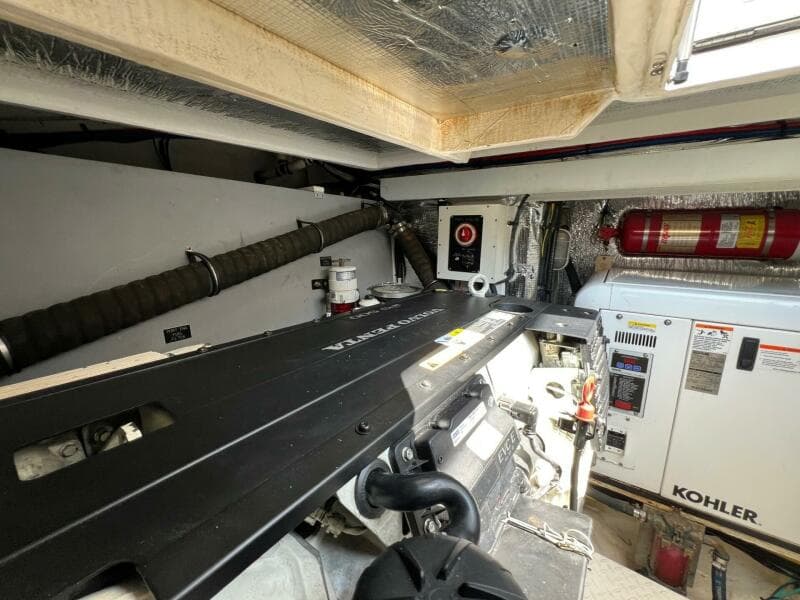 2016 Cruisers Yachts Cantius