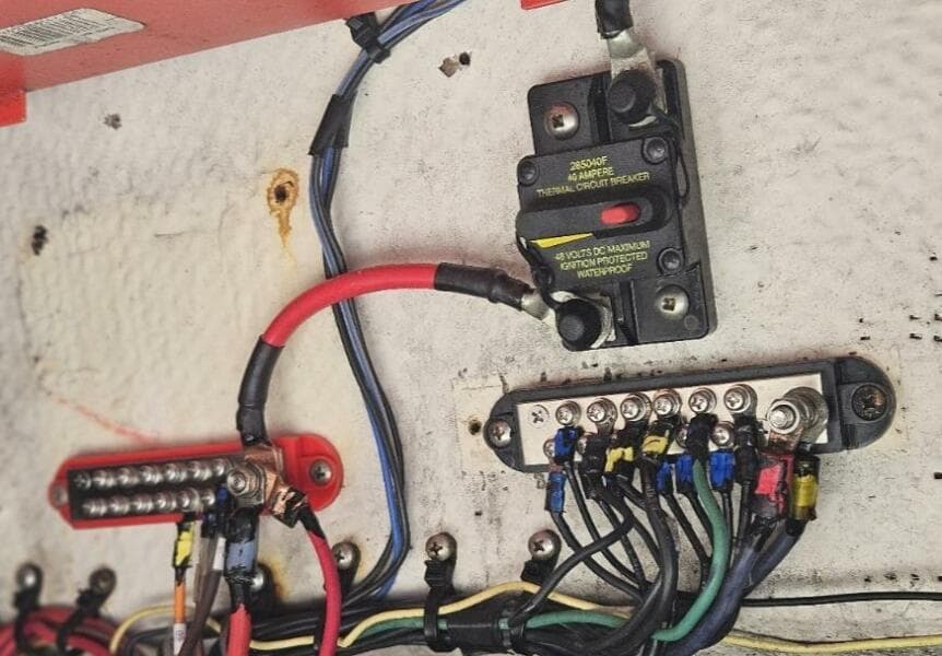 2001 Aquasport 250 Explorer