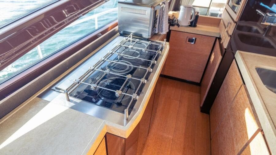 2012 Azimut Evolution