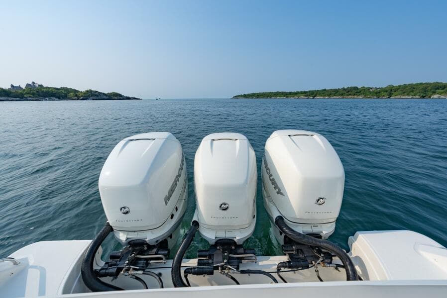 2019 Boston Whaler 350 EX Realm