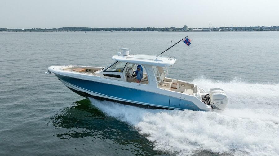 2019 Boston Whaler 350 EX Realm
