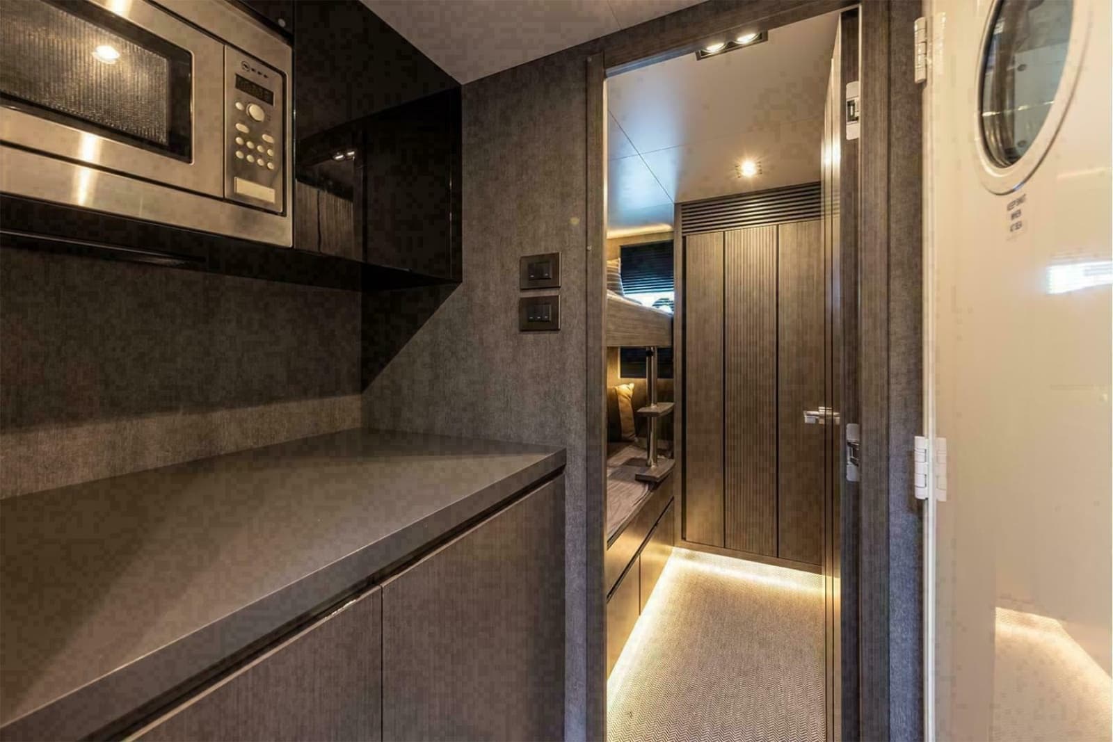 2023 Pearl 72 - Photo 33
