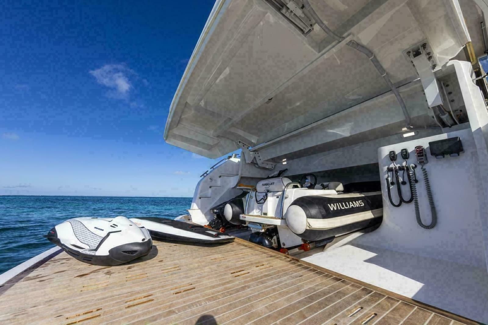 2023 Pearl 72 - Photo 34