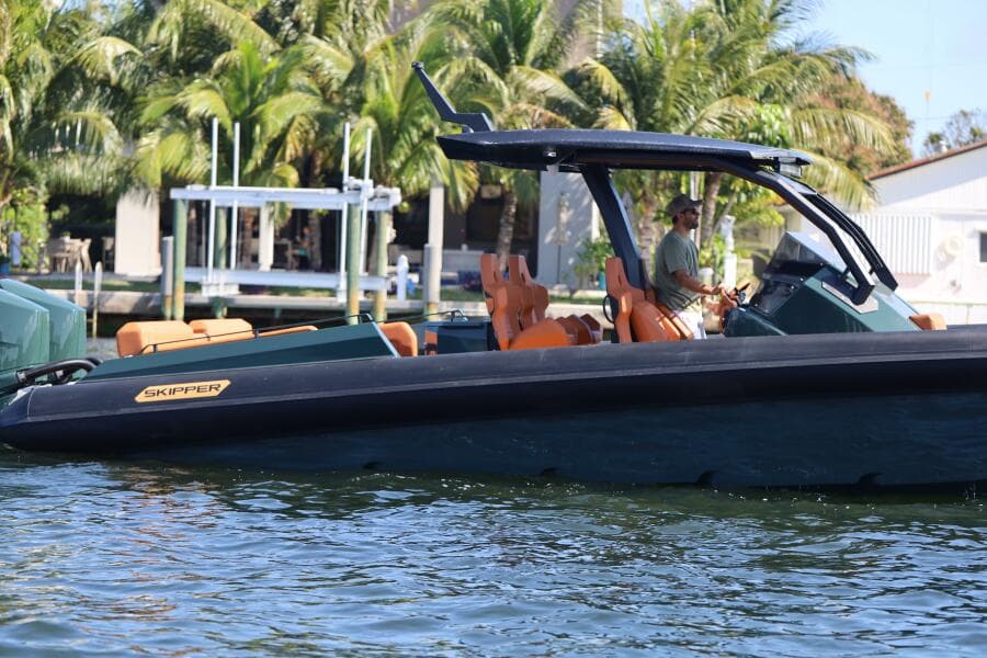 2025 Skipper Green Hull / Camel Upholstery