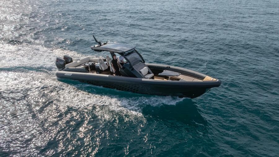 2025 Skipper darkgrey/macadima