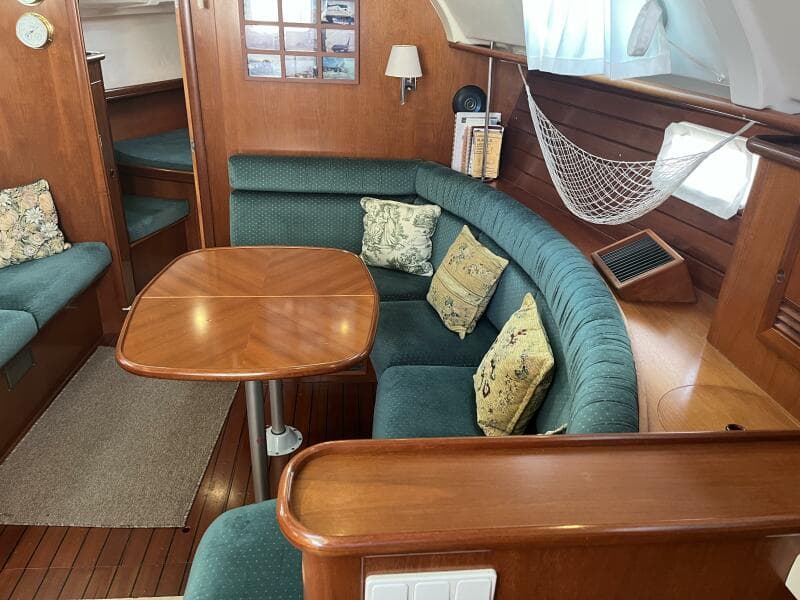 2001 Beneteau Oceanis 381